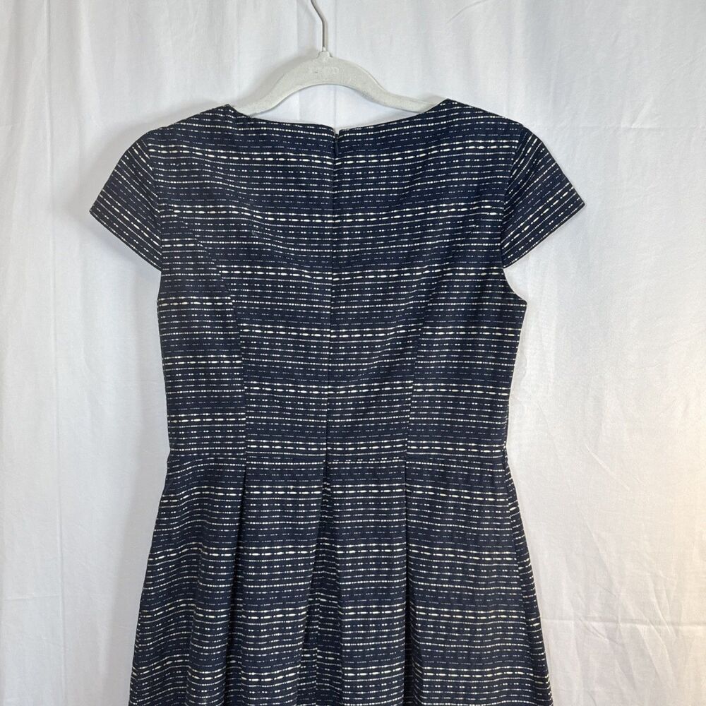 Liz Claiborne Cap Sleeve Navy Blue/Cream Striped Dress Size 4 Preowned - Picture 10 of 13